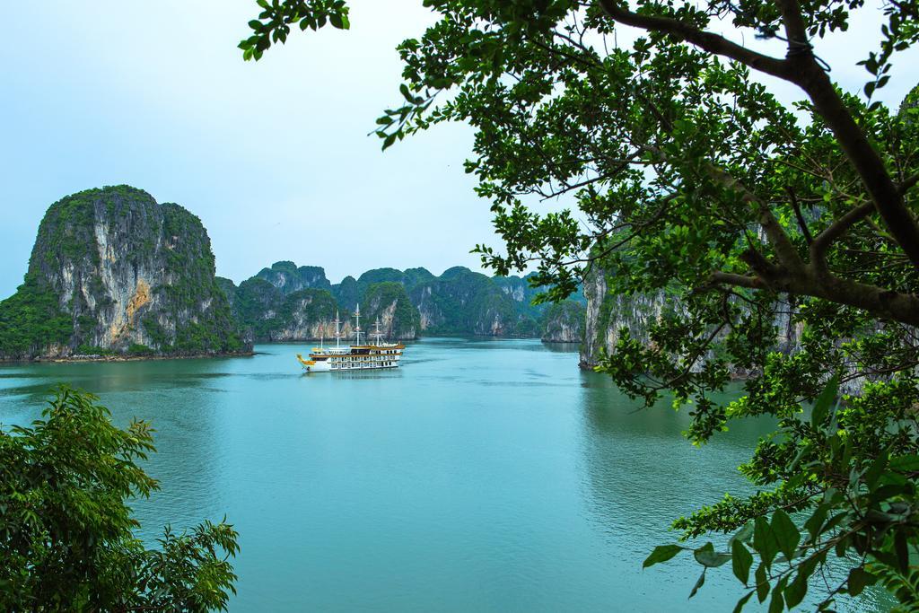 Dragon Legend Cruise Hotel ฮาลอง ภายนอก รูปภาพ