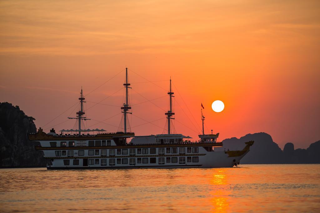 Dragon Legend Cruise Hotel ฮาลอง ภายนอก รูปภาพ