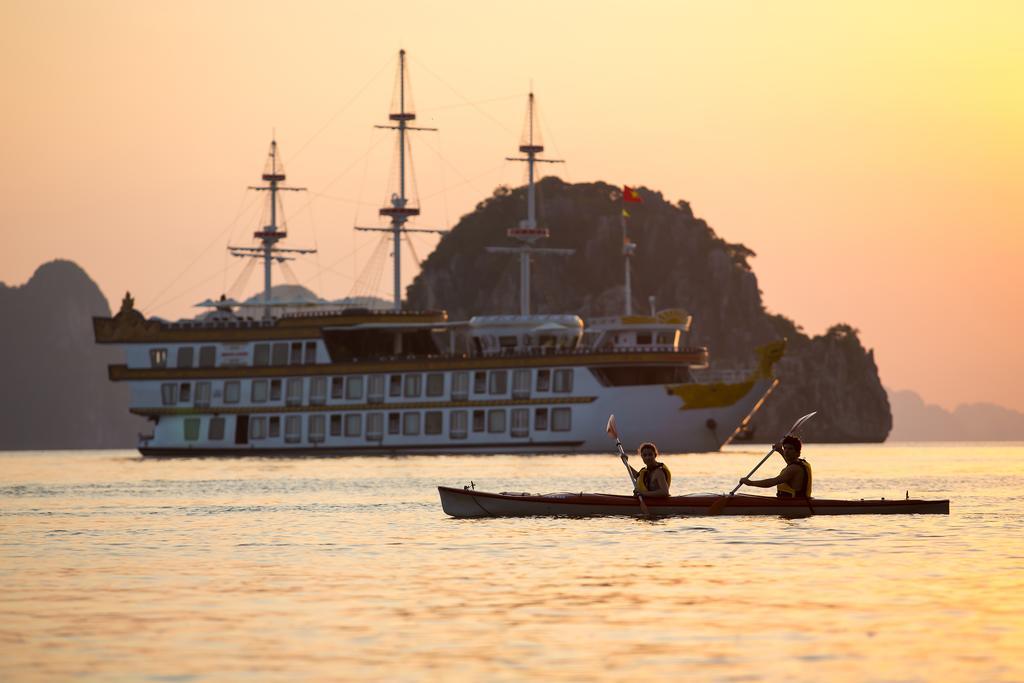 Dragon Legend Cruise Hotel ฮาลอง ภายนอก รูปภาพ