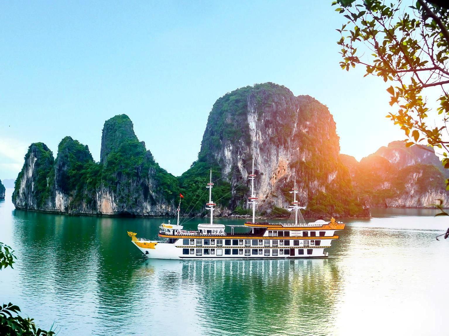 Dragon Legend Cruise Hotel ฮาลอง ภายนอก รูปภาพ